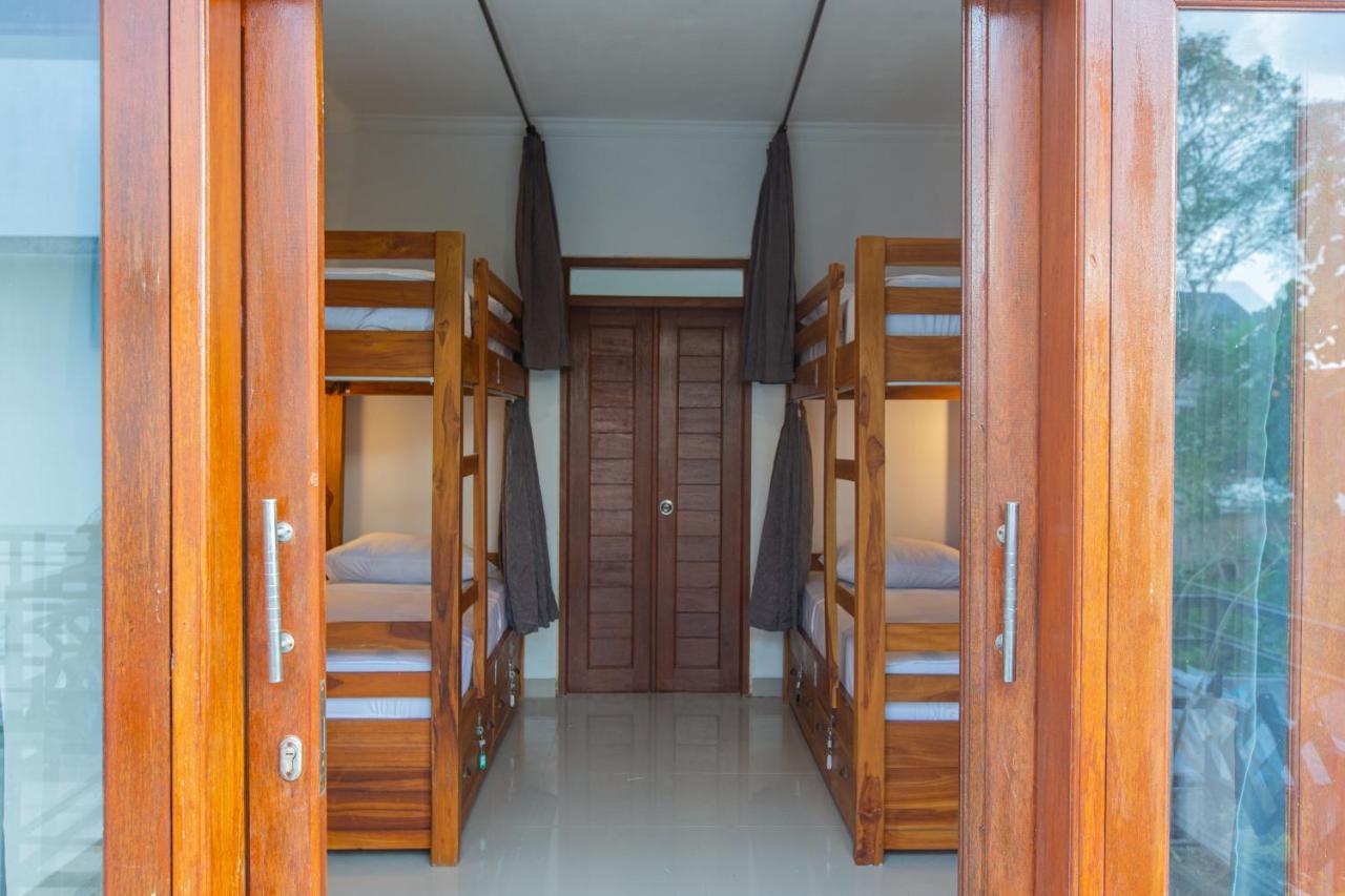Zentiga Surf Hostel Canggu Exteriör bild