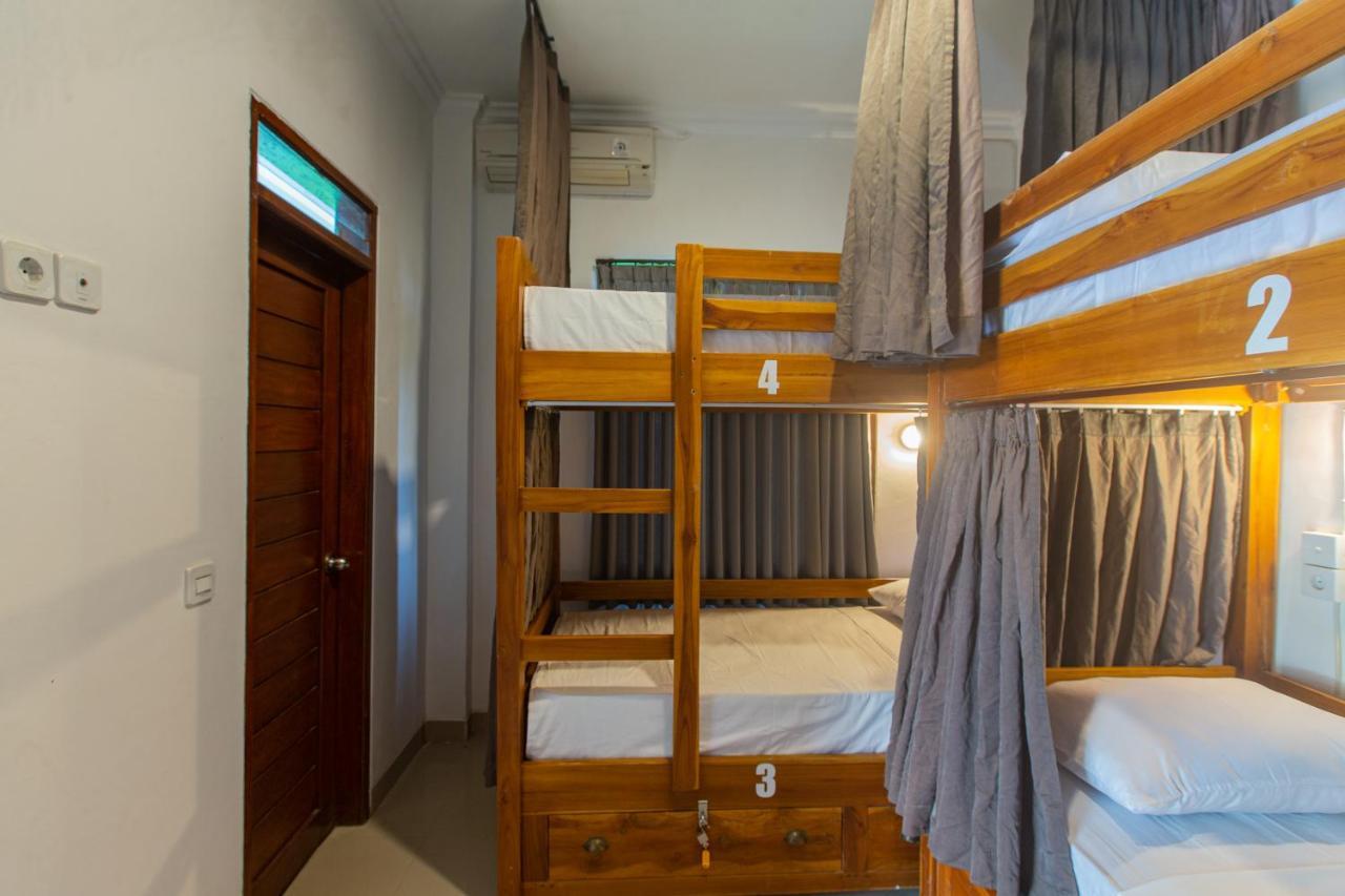 Zentiga Surf Hostel Canggu Exteriör bild